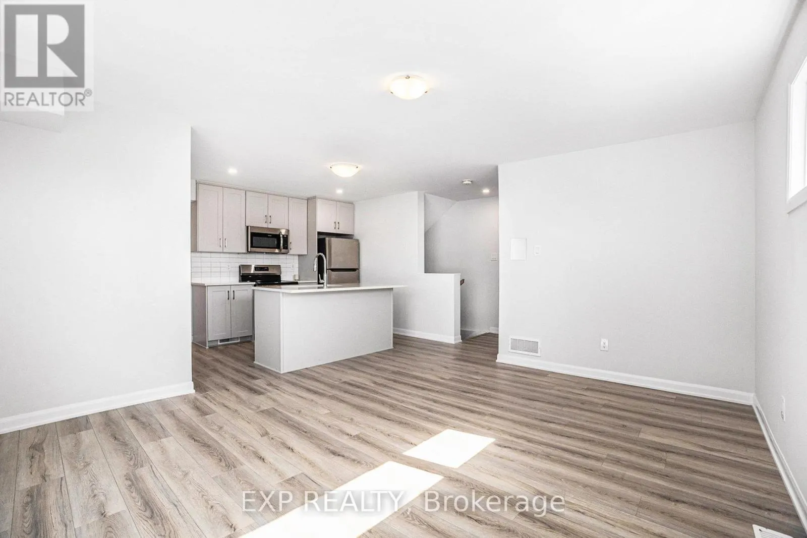 1523 CREEKWAY PRIVATE