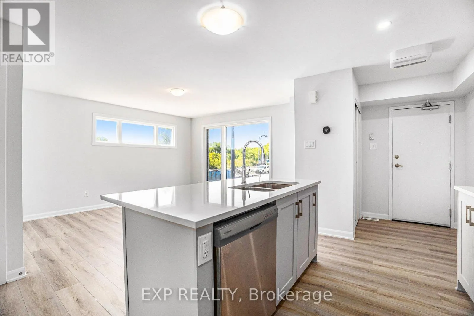 1523 CREEKWAY PRIVATE