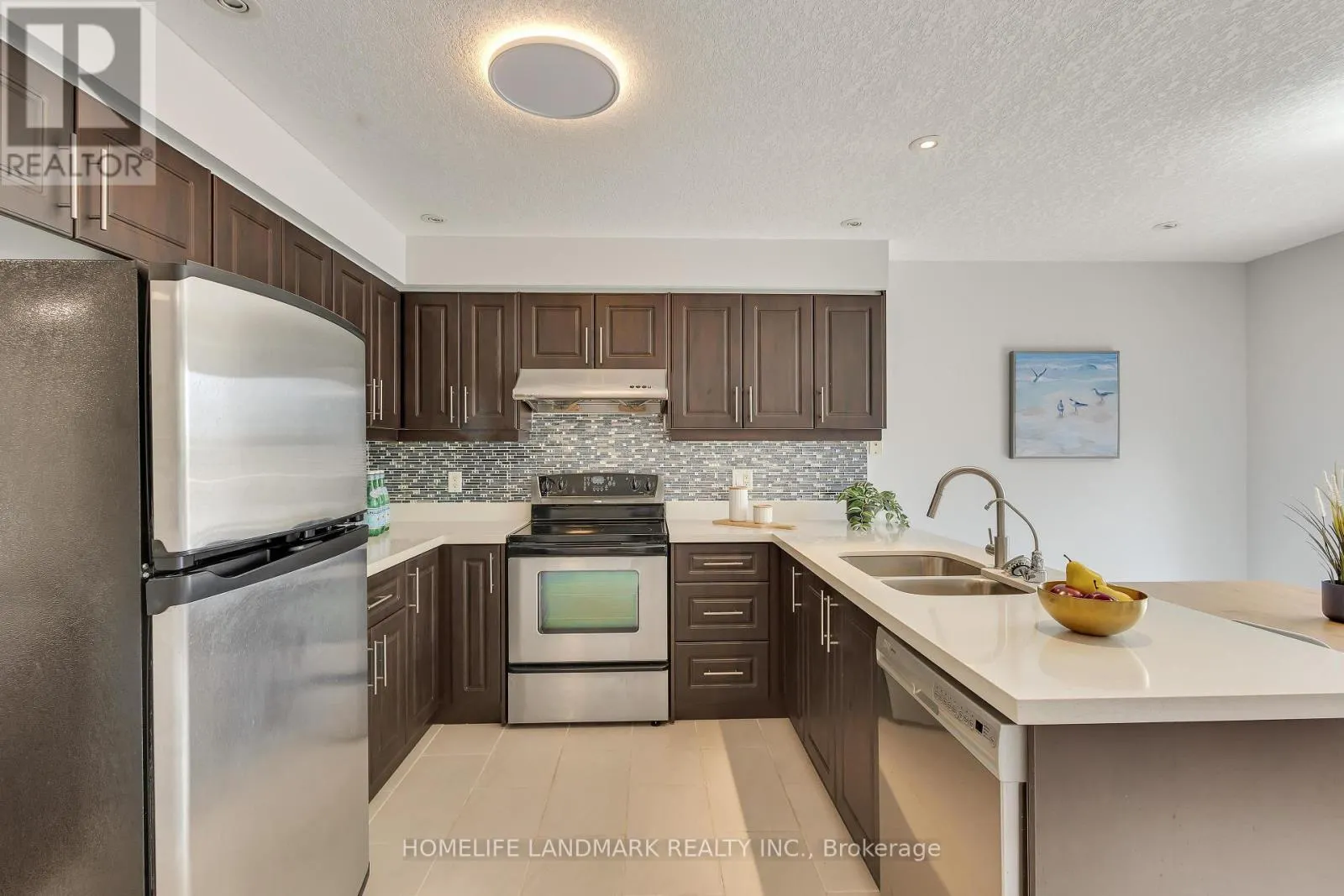 205 HOLBEACH CRESCENT