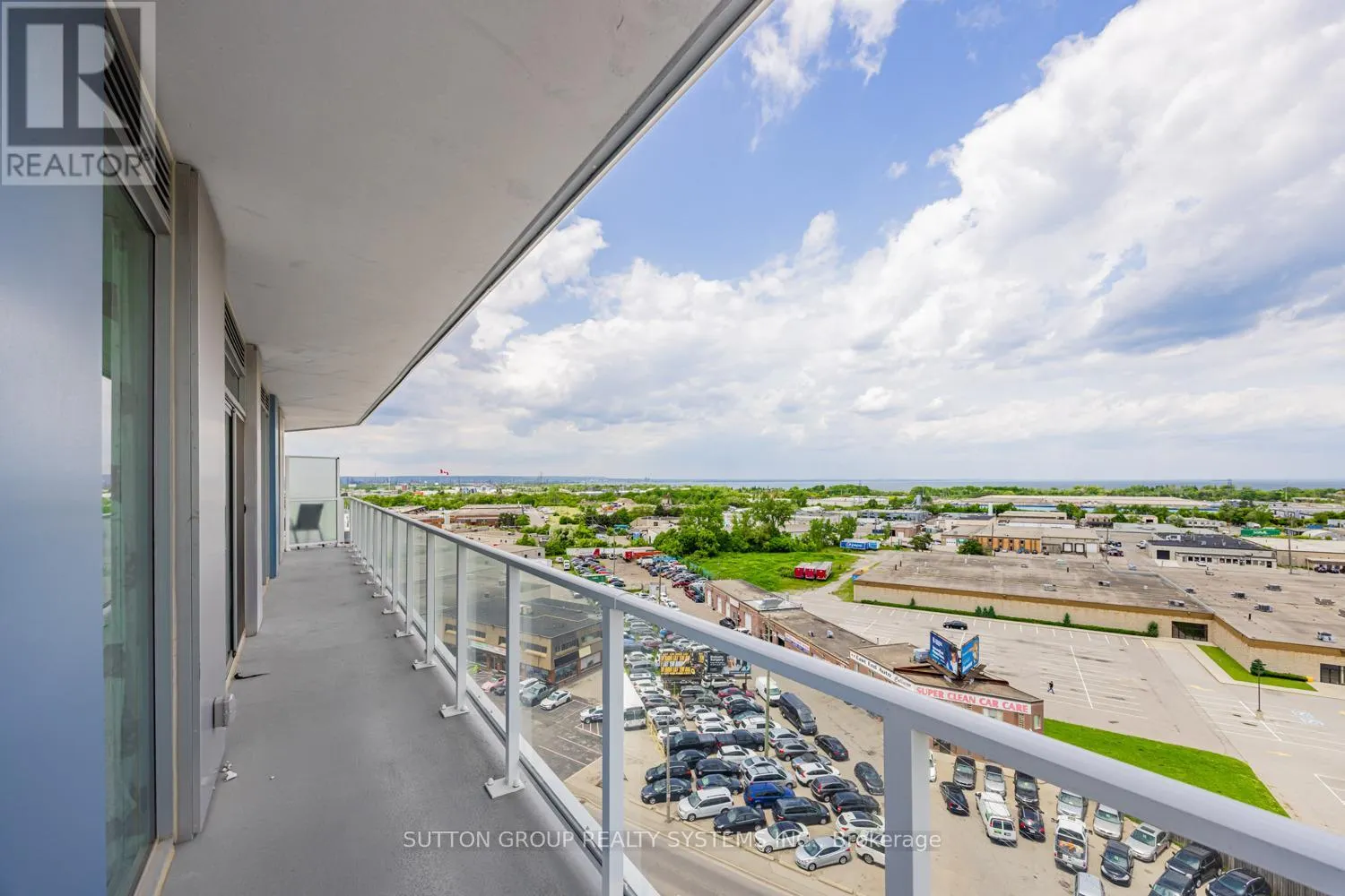 916 - 2782 BARTON STREET E