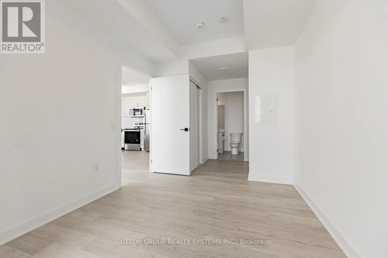 916 - 2782 BARTON STREET E