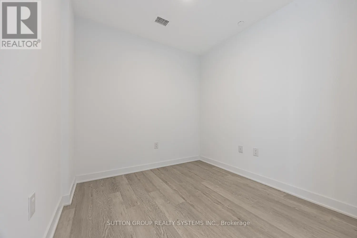 916 - 2782 BARTON STREET E