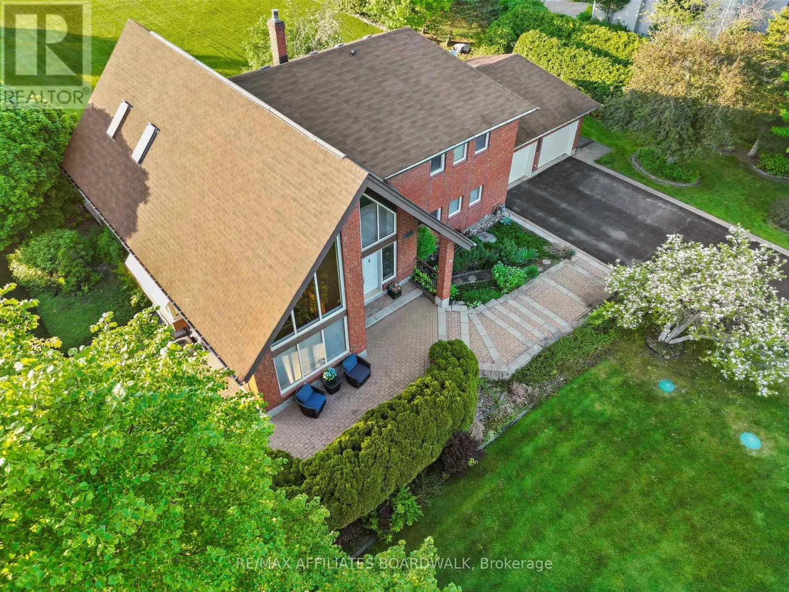 1700 LAKESHORE DRIVE
