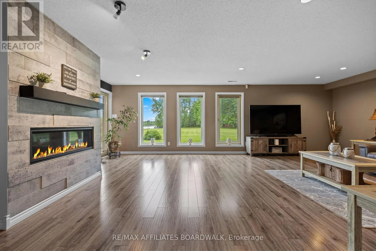 1700 LAKESHORE DRIVE