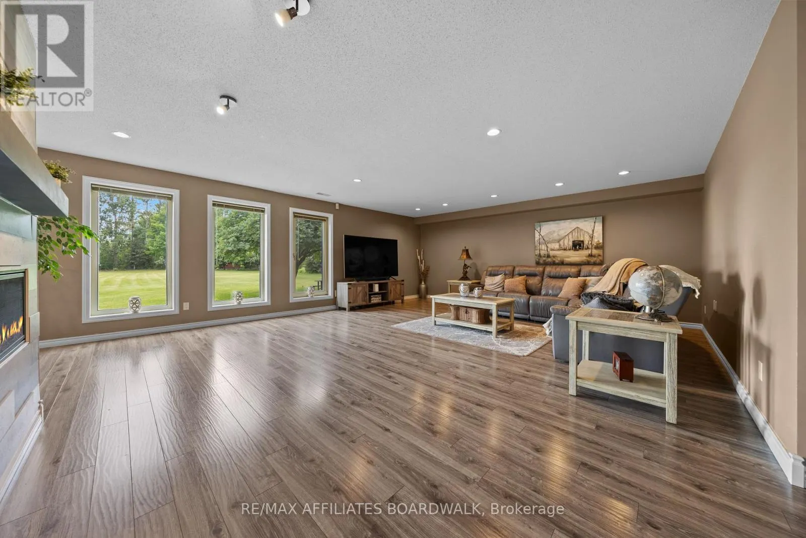 1700 LAKESHORE DRIVE