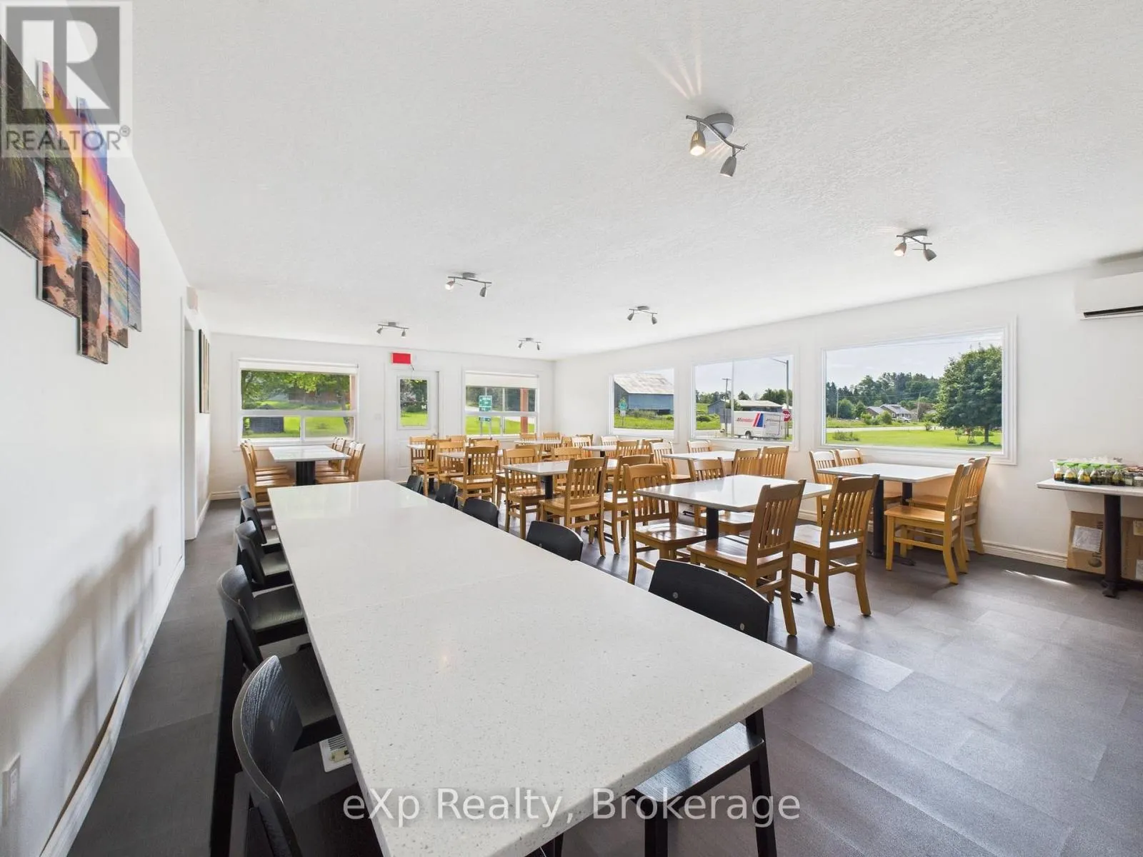 315194 HIGHWAY 6