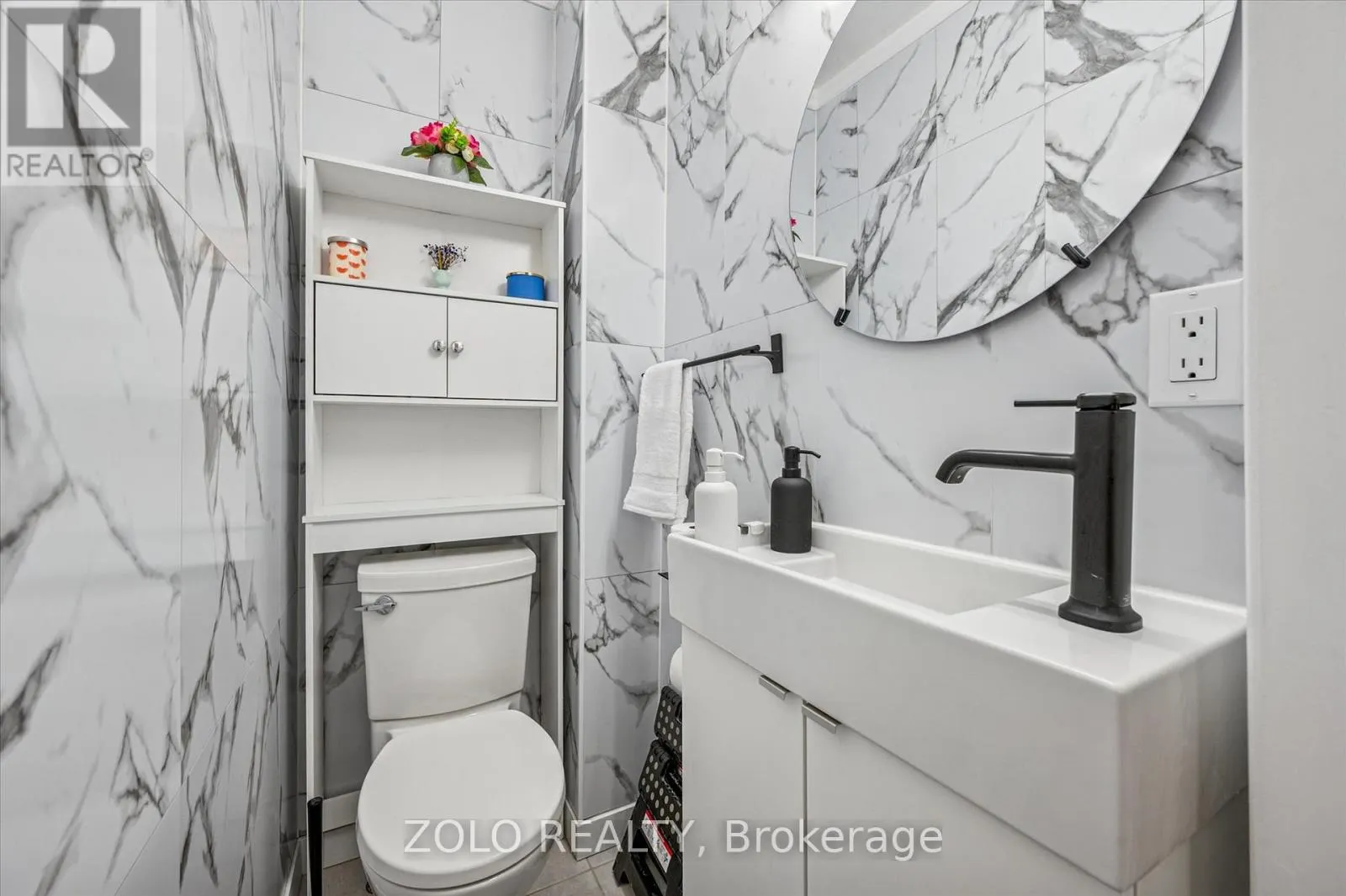 13 - 203 FAIRWAY RD N ROAD
