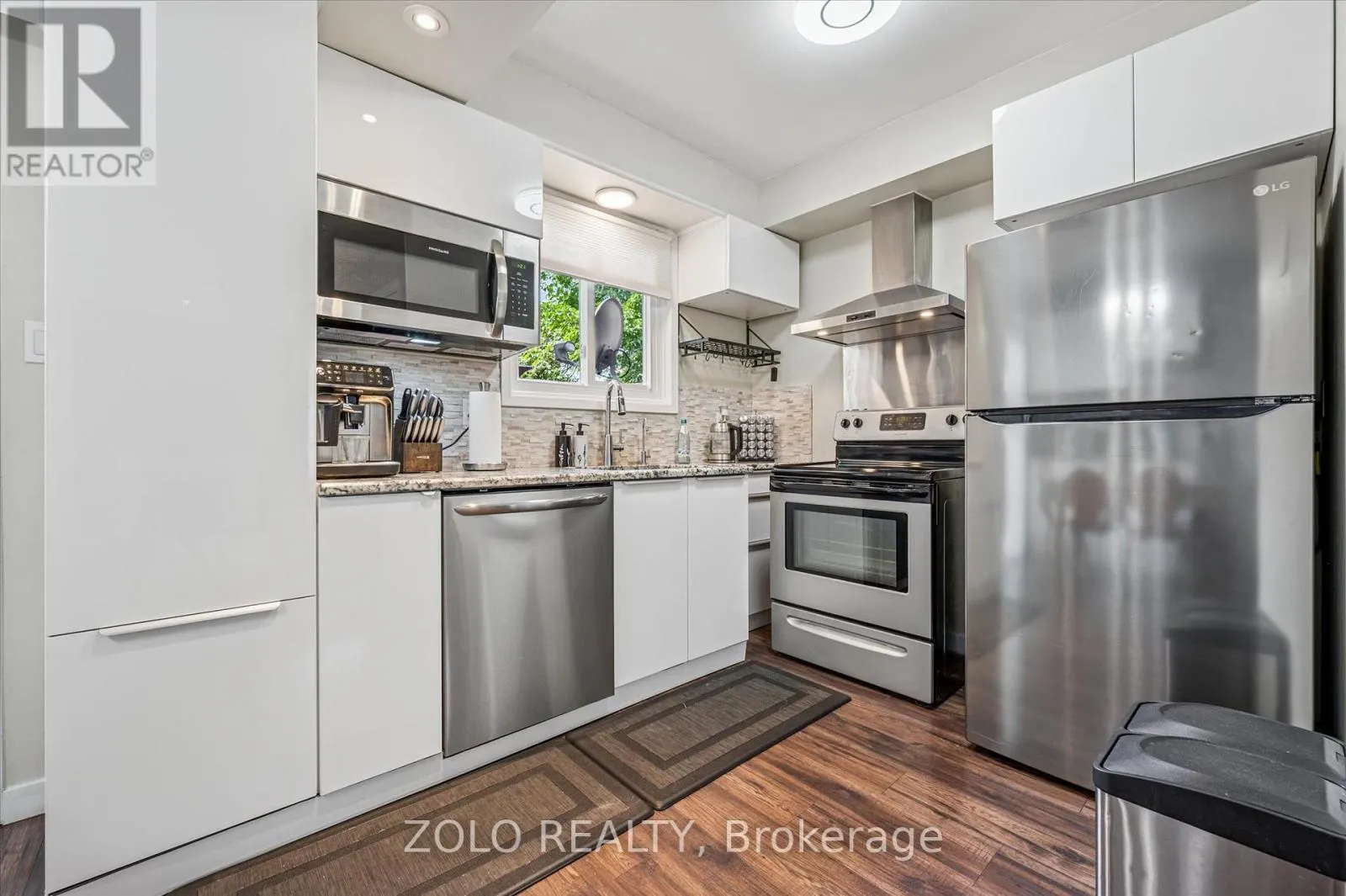 13 - 203 FAIRWAY RD N ROAD