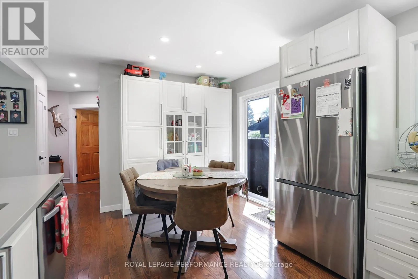 MAIN FLOOR - 926 CHARLESWOOD AVENUE