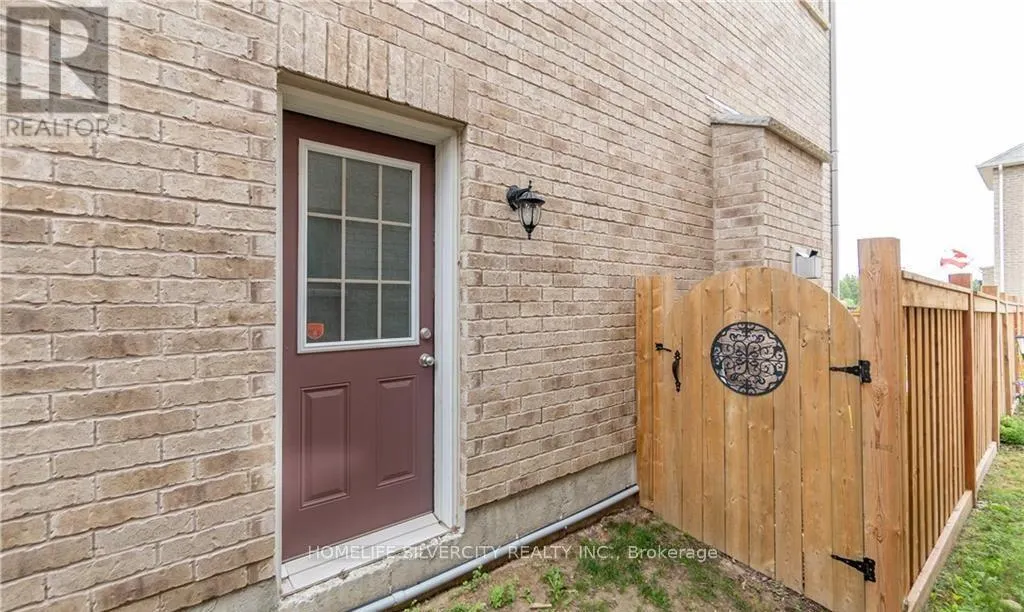 1029 UPPER THAMES DRIVE