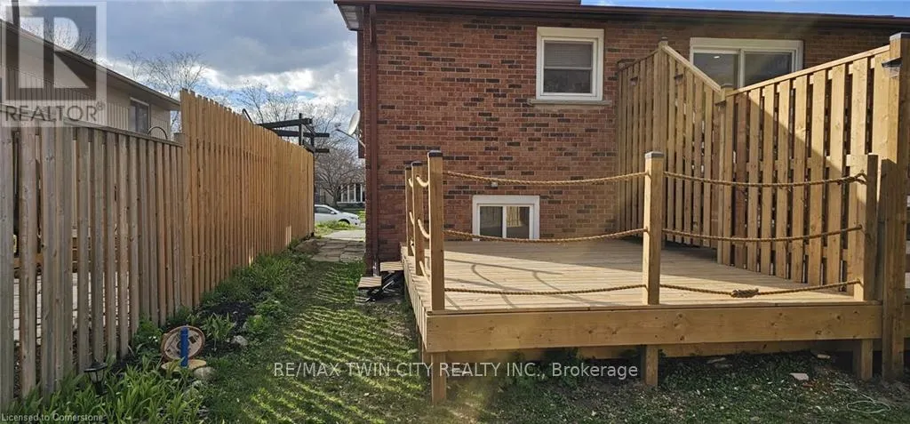 B - 8 ROSENEATH CRESCENT S