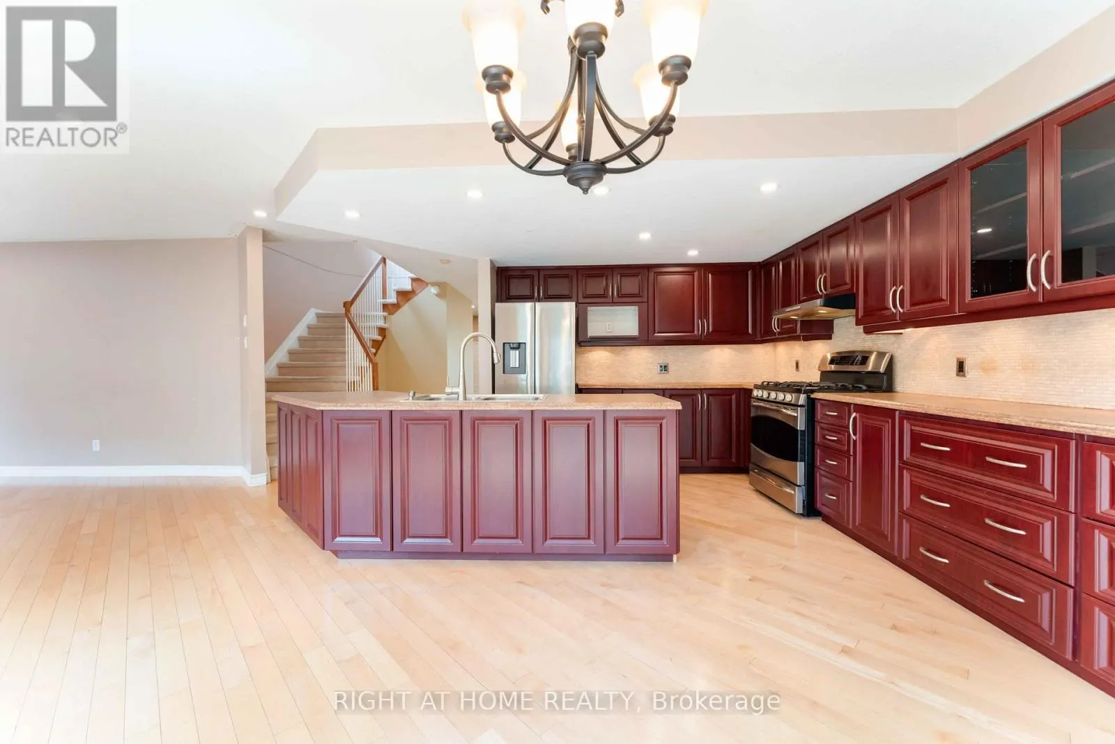 373 STONEWAY DRIVE
