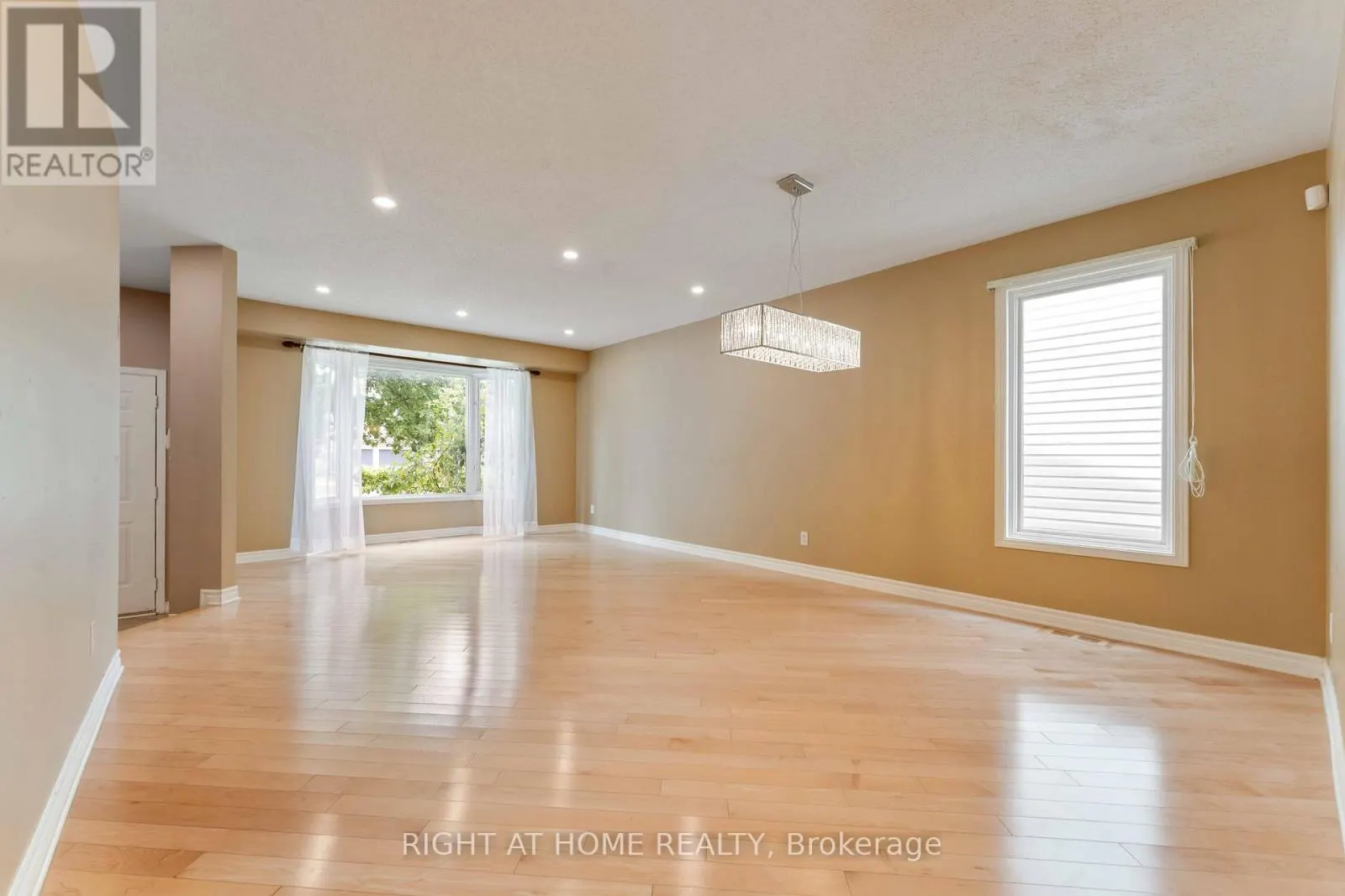 373 STONEWAY DRIVE