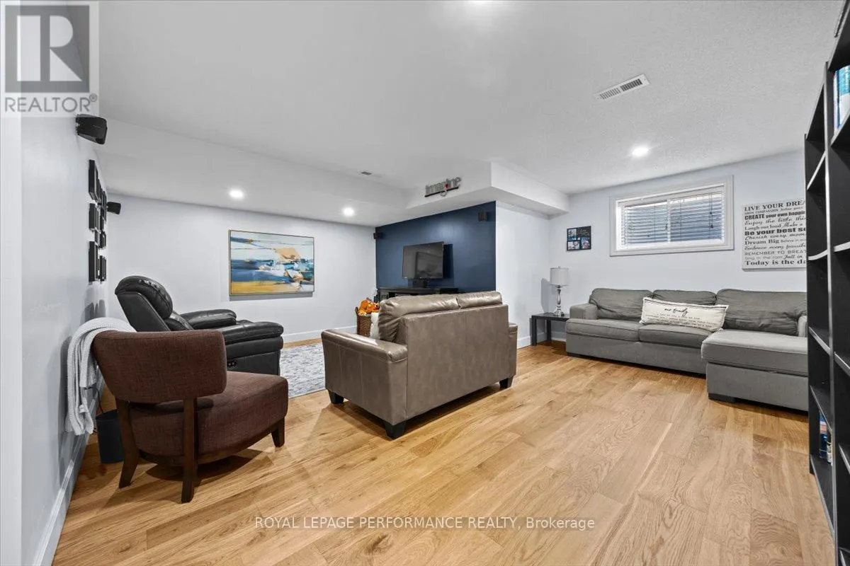 416 ROCHEFORT CIRCLE