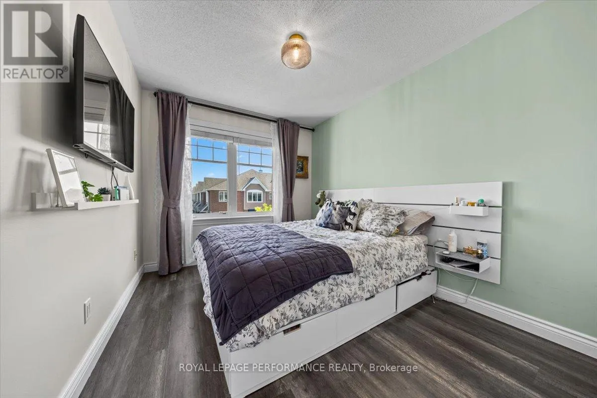 416 ROCHEFORT CIRCLE