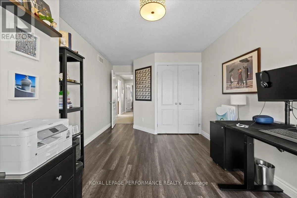 416 ROCHEFORT CIRCLE