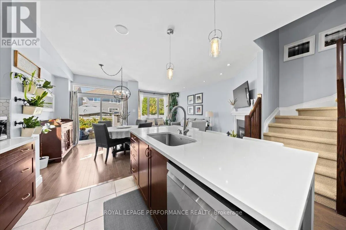 416 ROCHEFORT CIRCLE