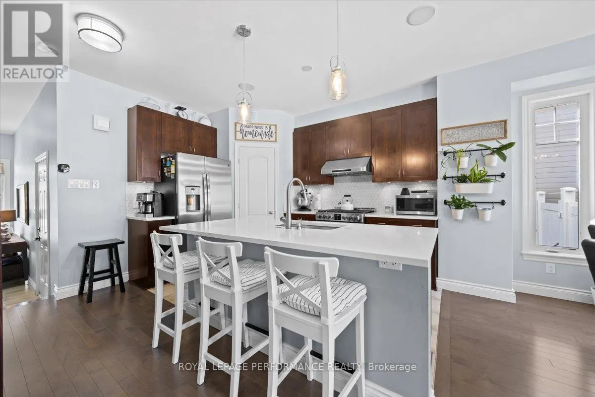 416 ROCHEFORT CIRCLE