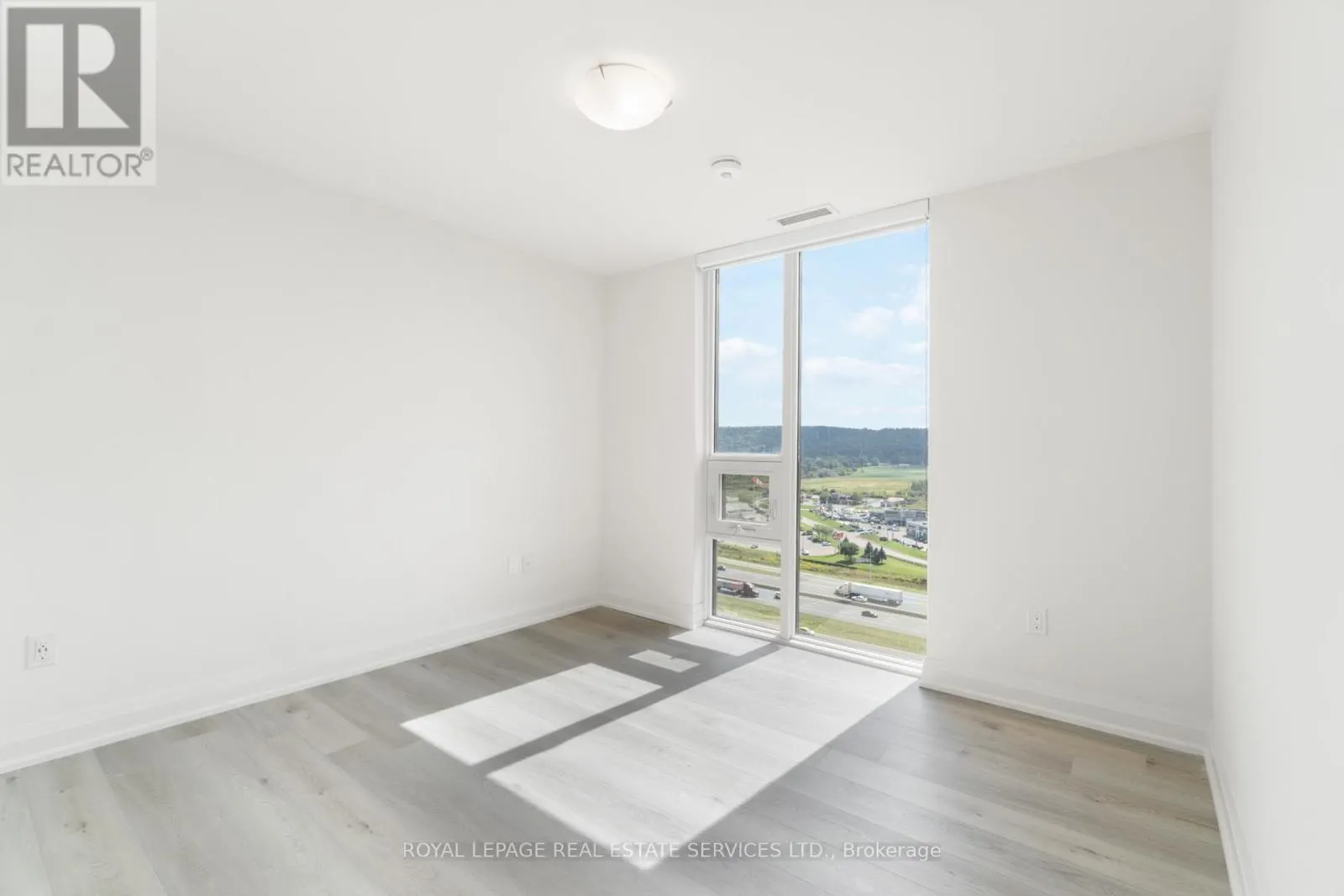 1702 - 385 WINSTON ROAD