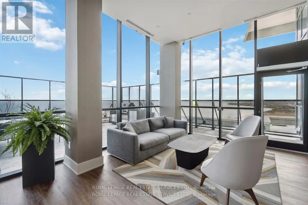 1702 - 385 WINSTON ROAD