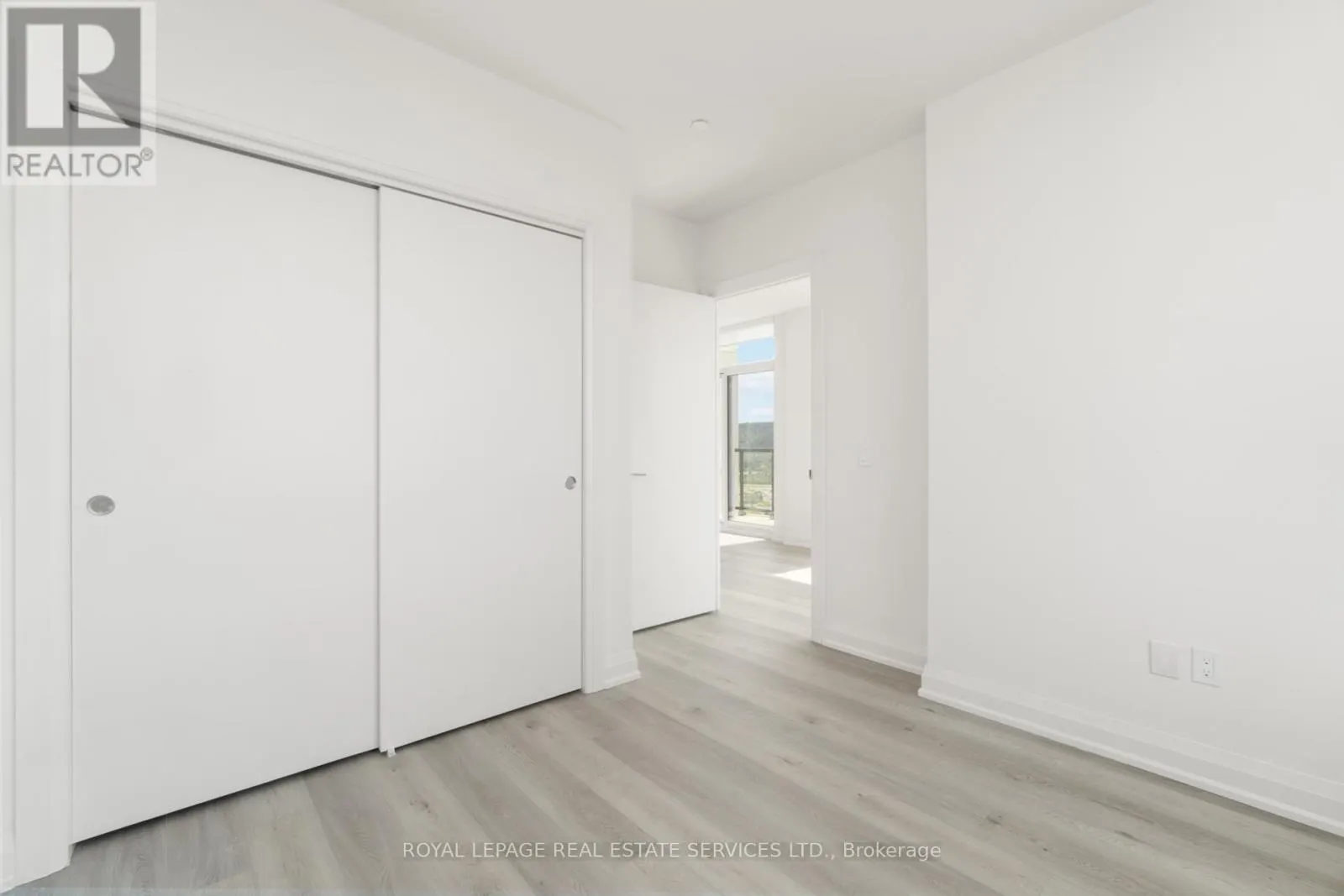 1702 - 385 WINSTON ROAD
