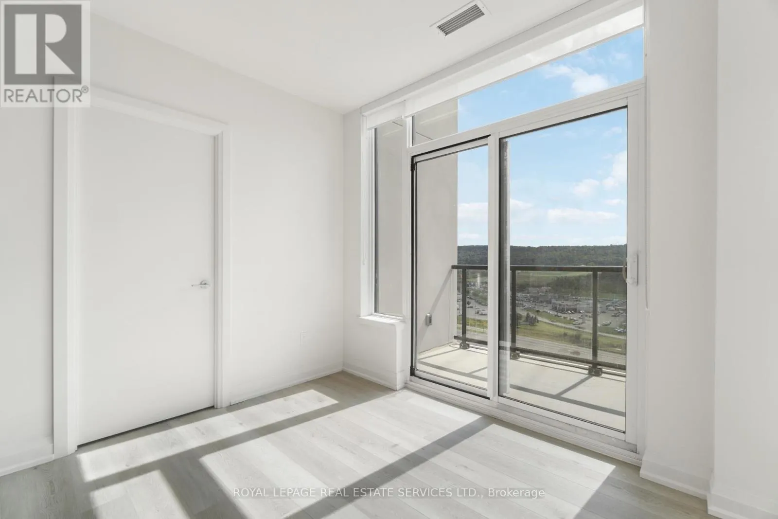 1702 - 385 WINSTON ROAD