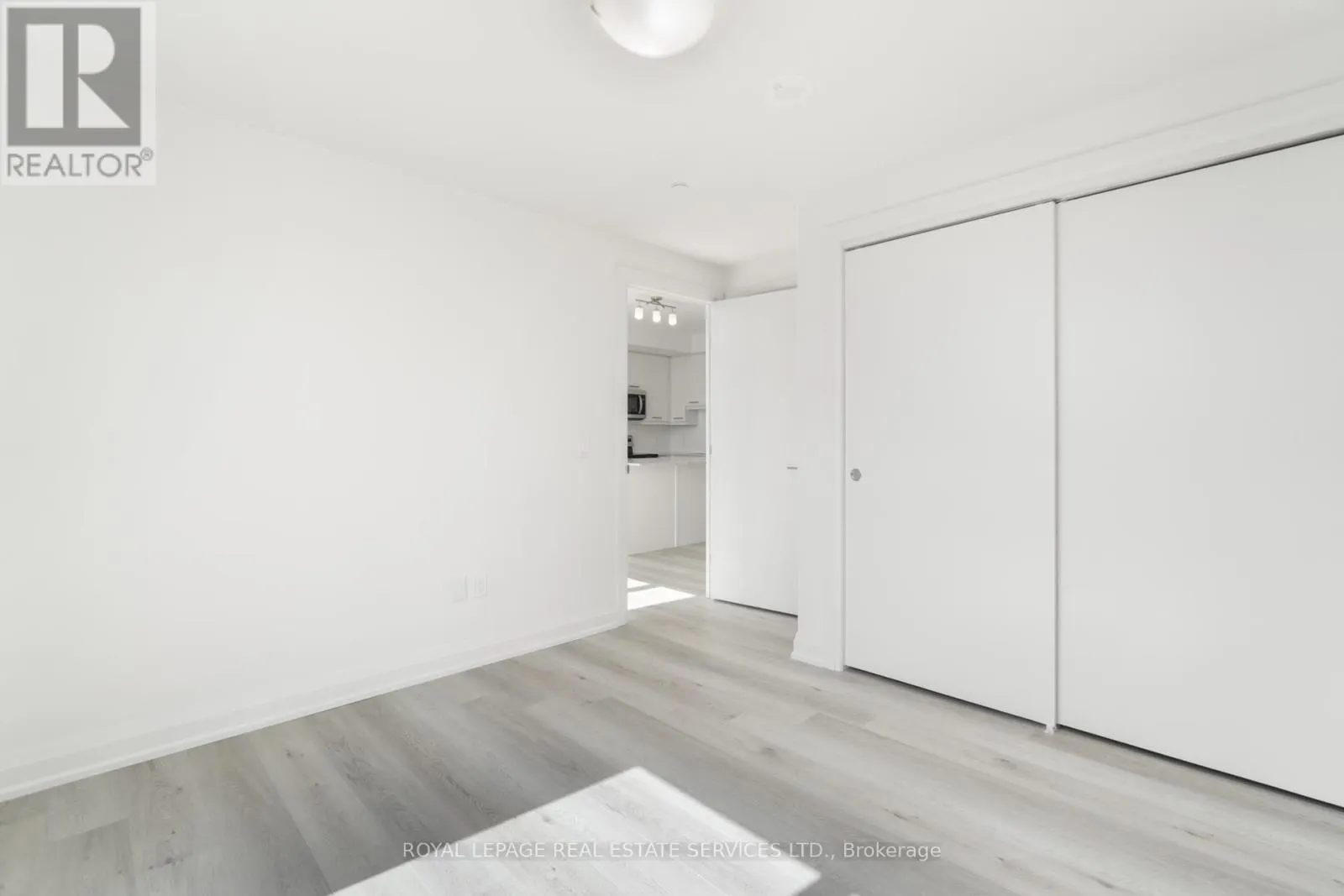 1702 - 385 WINSTON ROAD