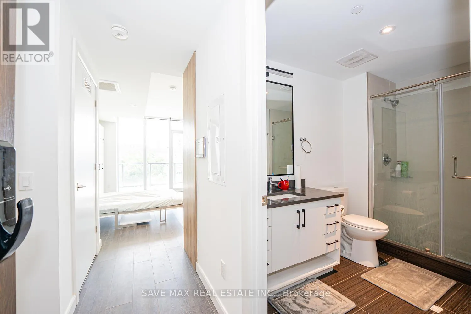411 - 741 KING STREET W