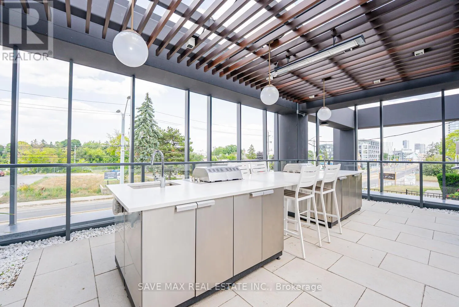 411 - 741 KING STREET W