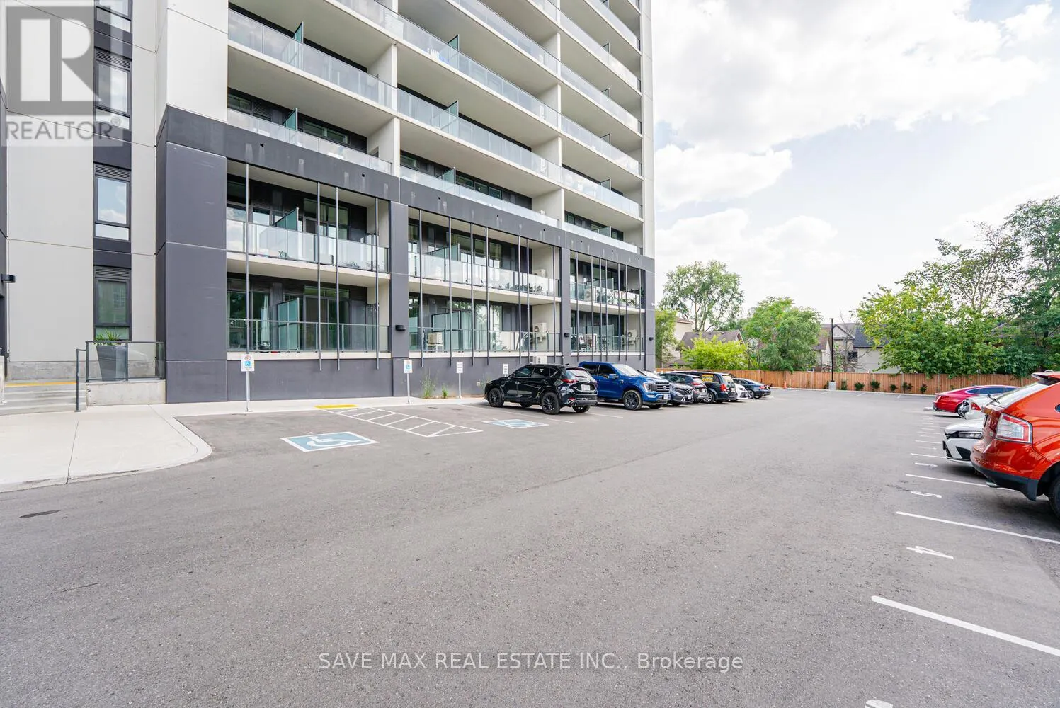 411 - 741 KING STREET W
