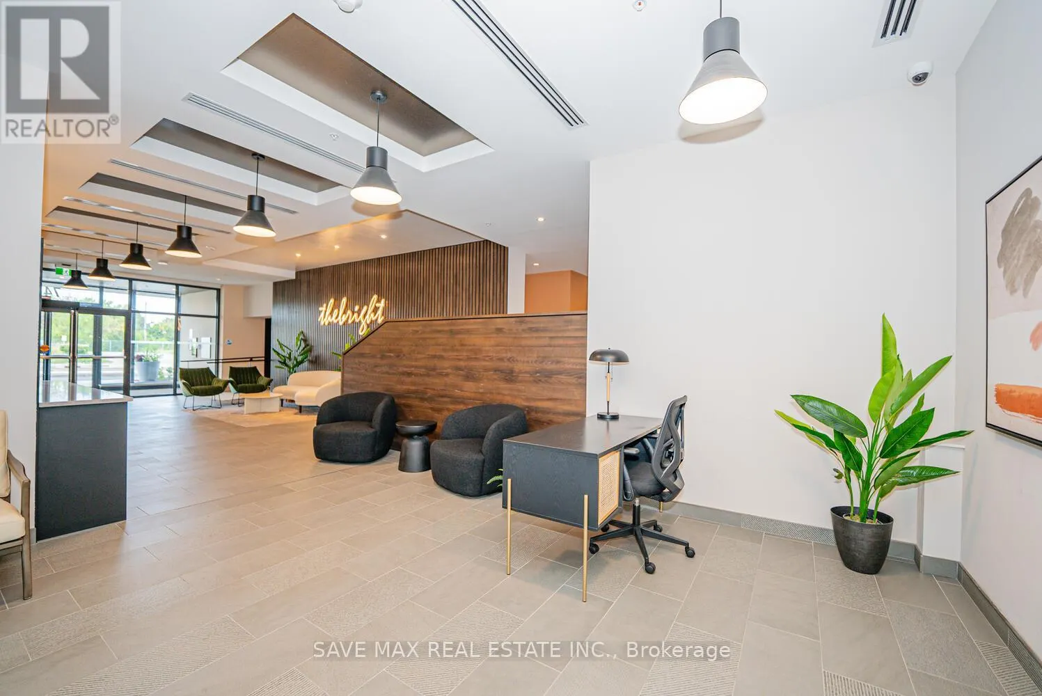 411 - 741 KING STREET W