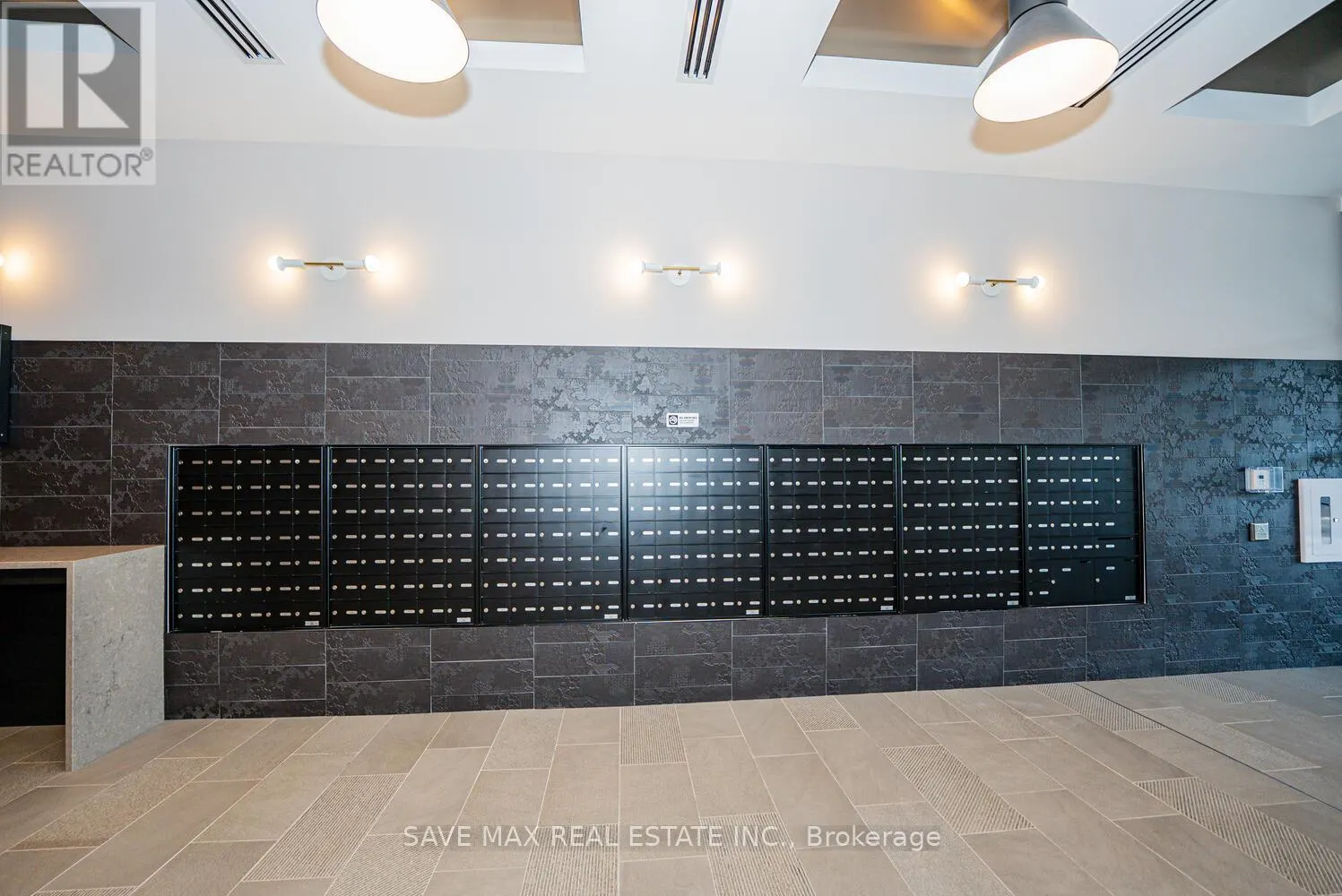 411 - 741 KING STREET W