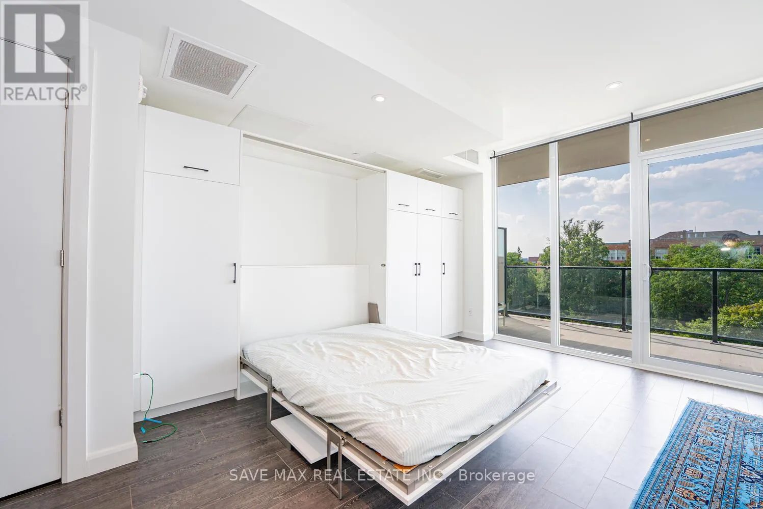411 - 741 KING STREET W
