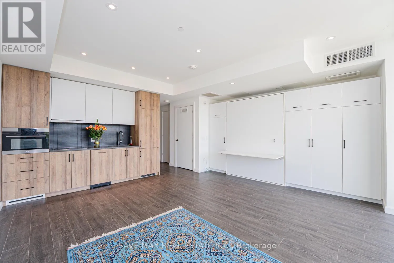 411 - 741 KING STREET W