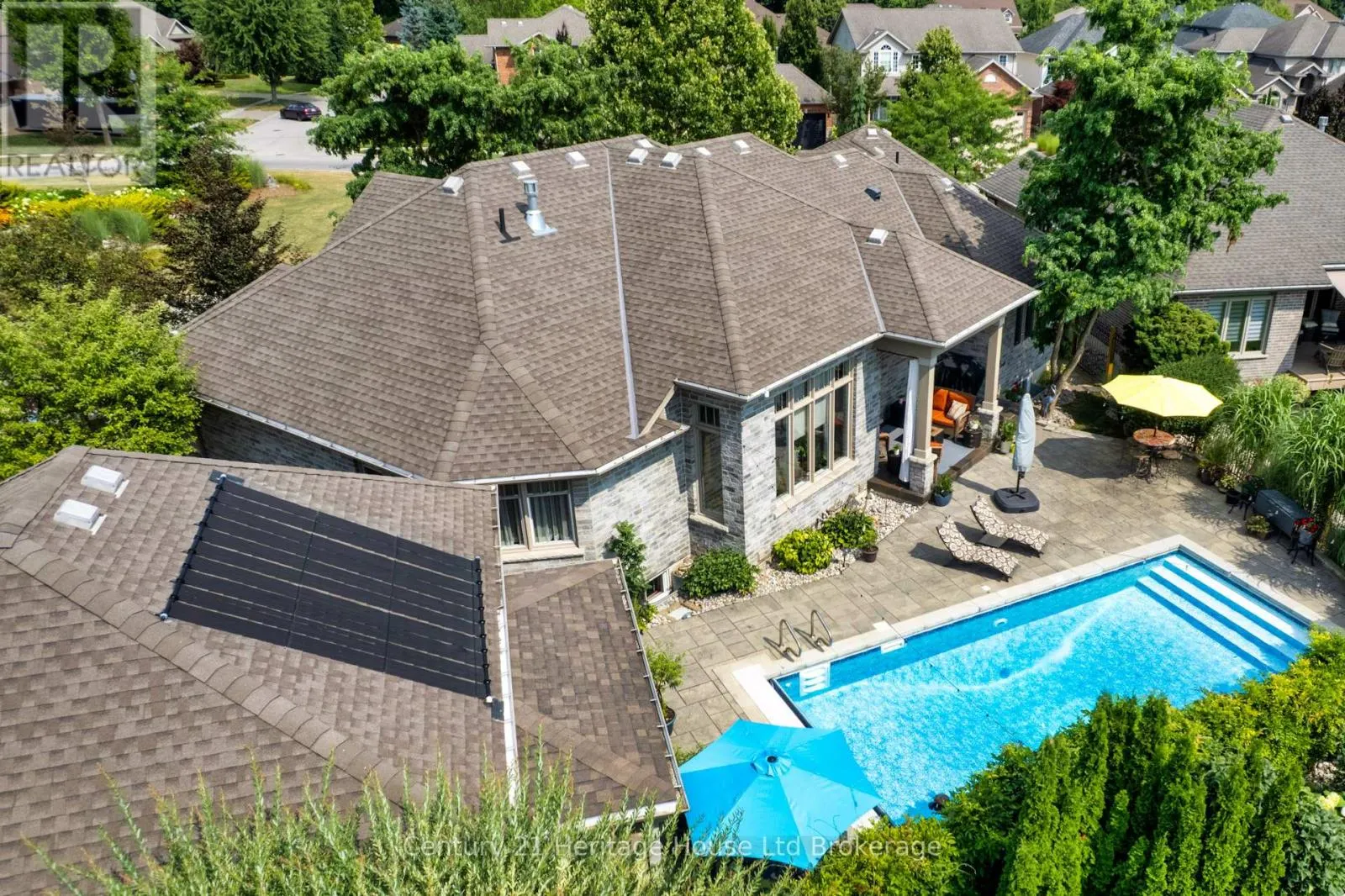 563 LAKEVIEW DRIVE