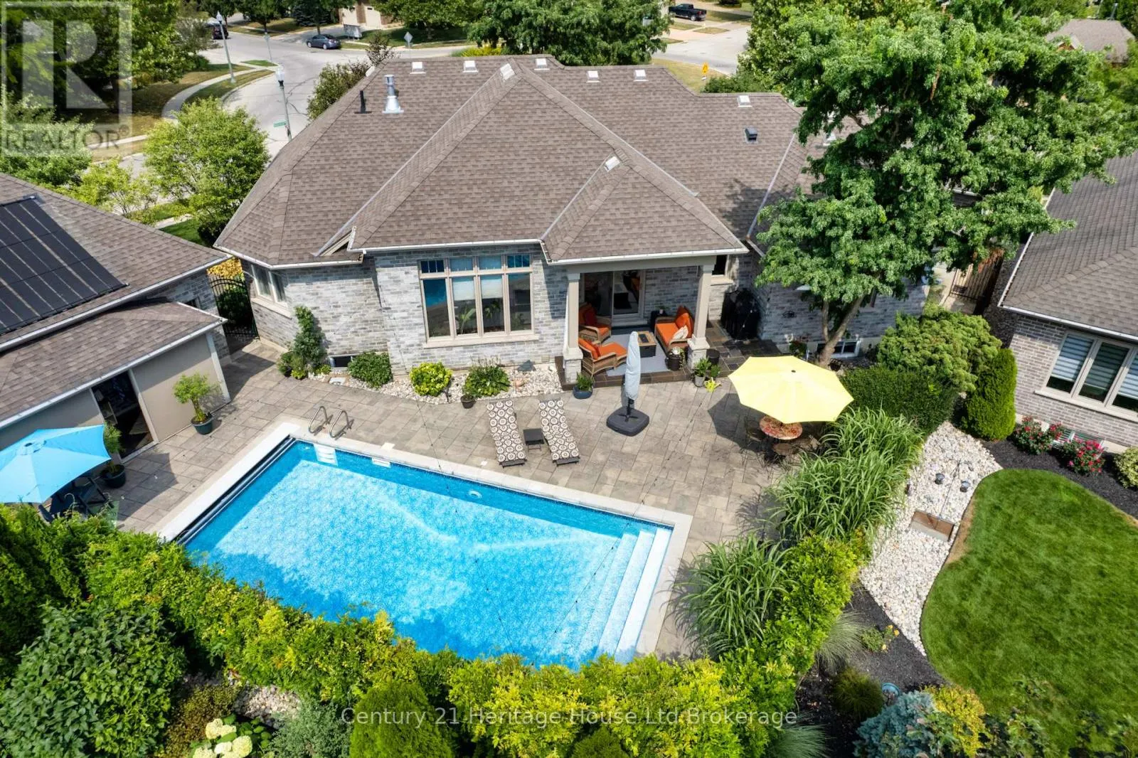 563 LAKEVIEW DRIVE