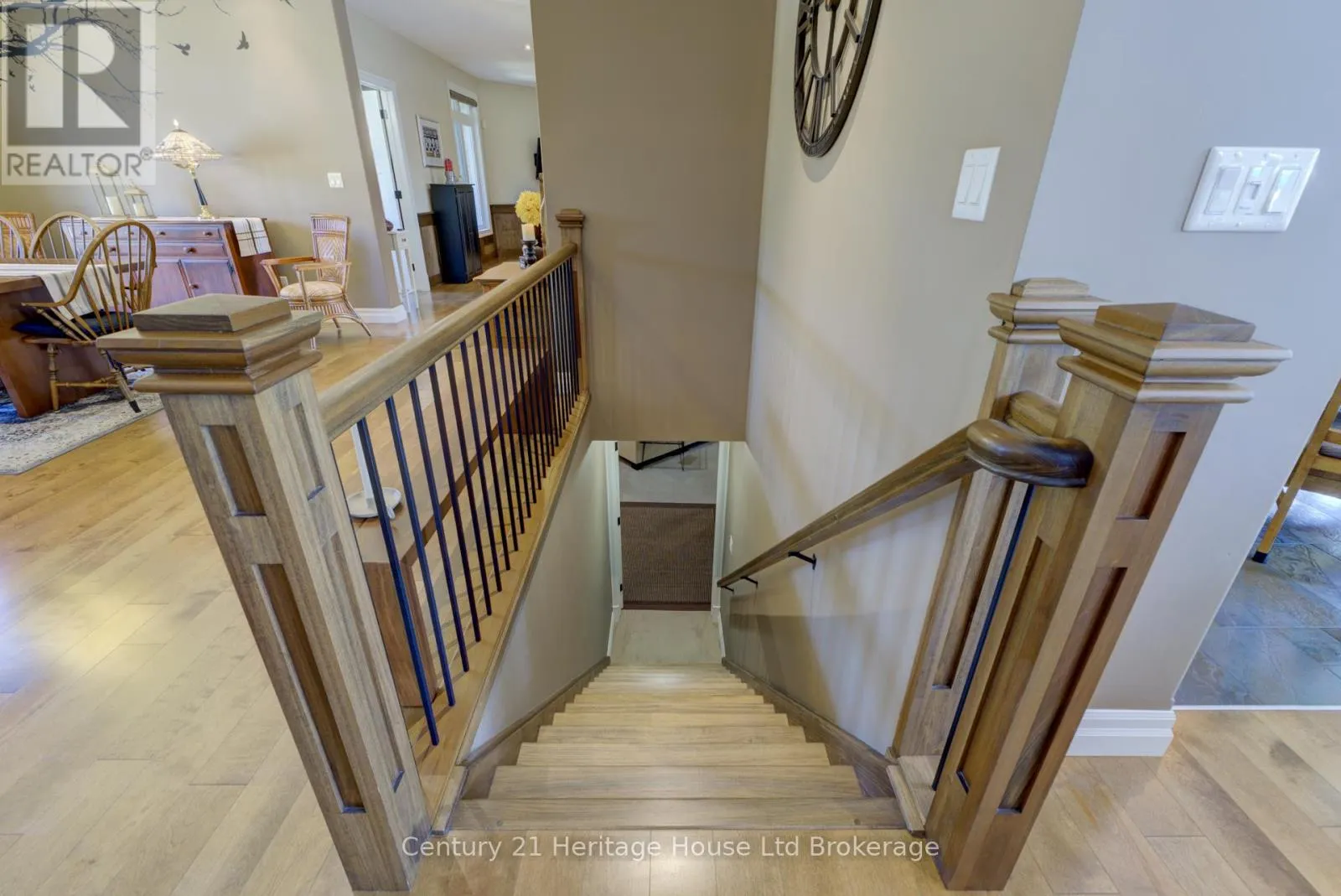 563 LAKEVIEW DRIVE