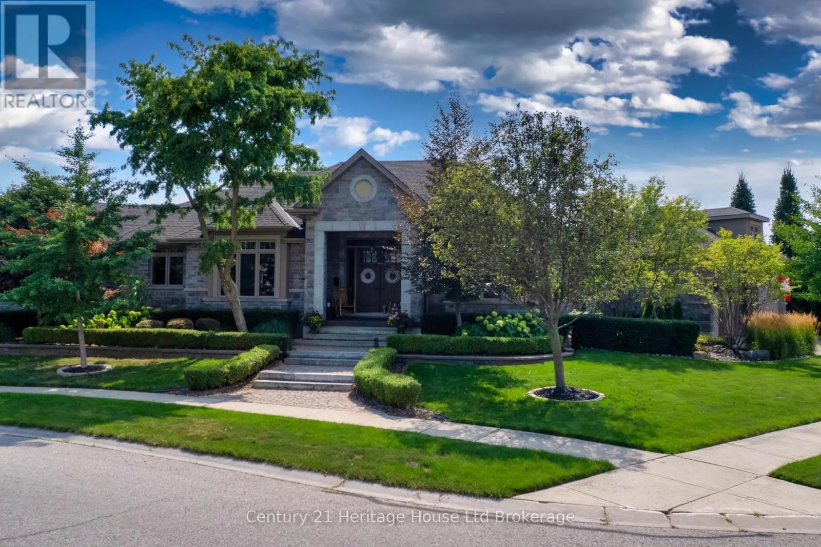 563 LAKEVIEW DRIVE