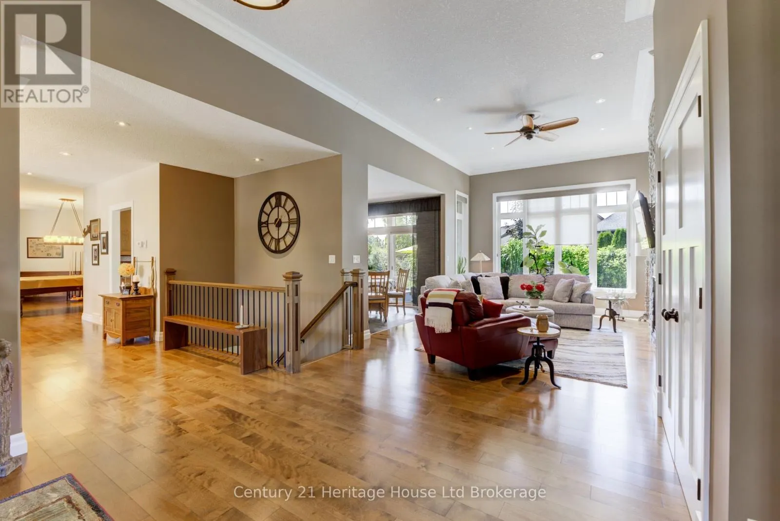 563 LAKEVIEW DRIVE