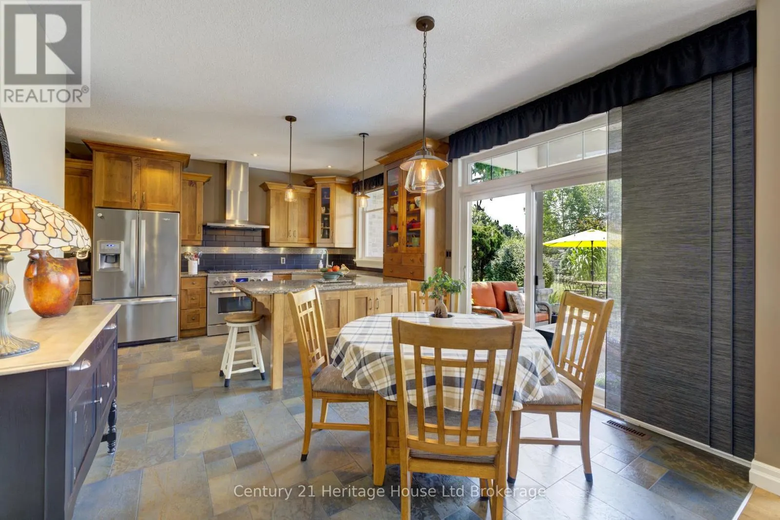 563 LAKEVIEW DRIVE
