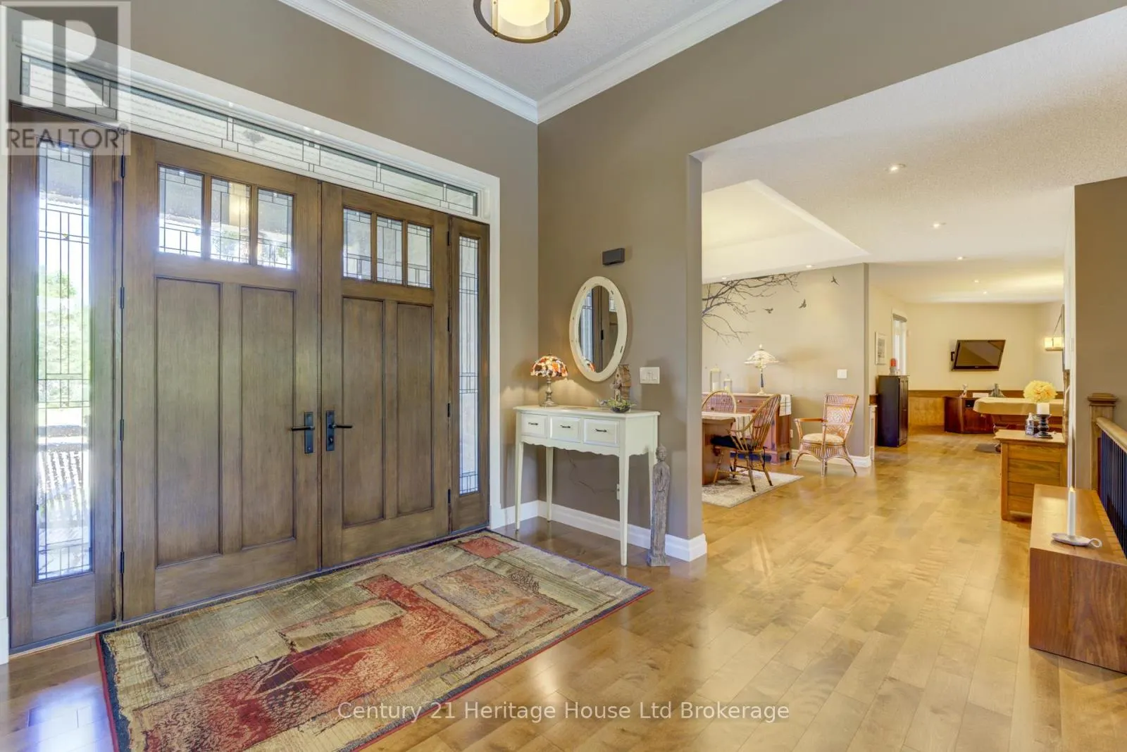 563 LAKEVIEW DRIVE