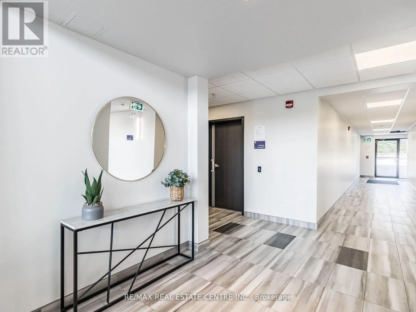 222 - 35 KINGSBURY SQUARE N