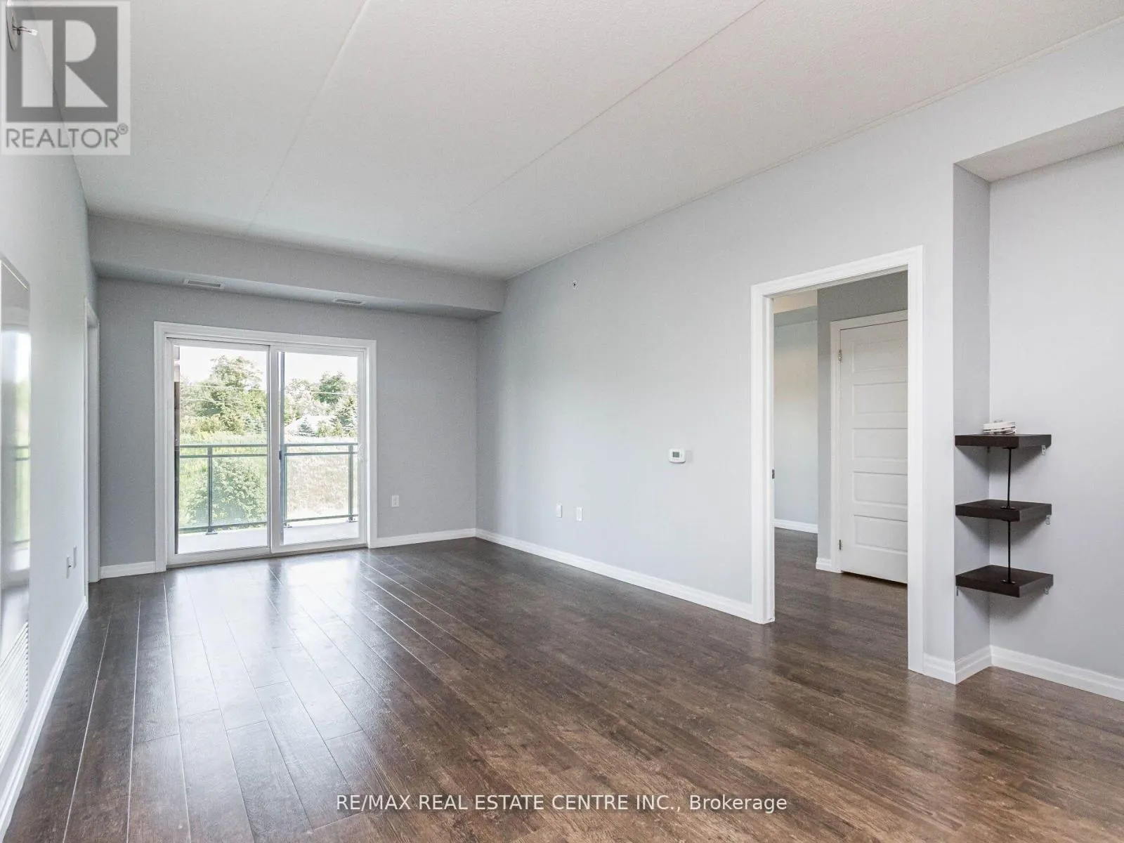 222 - 35 KINGSBURY SQUARE N
