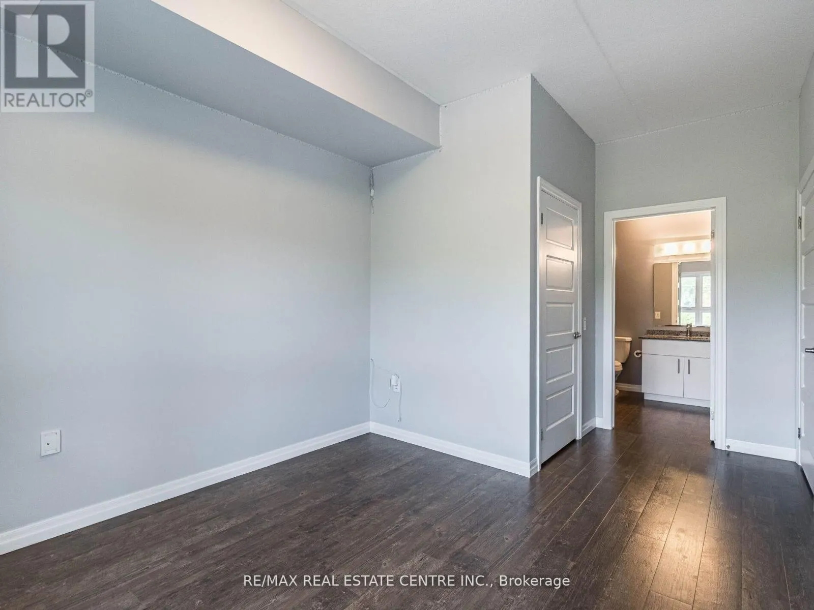 222 - 35 KINGSBURY SQUARE N