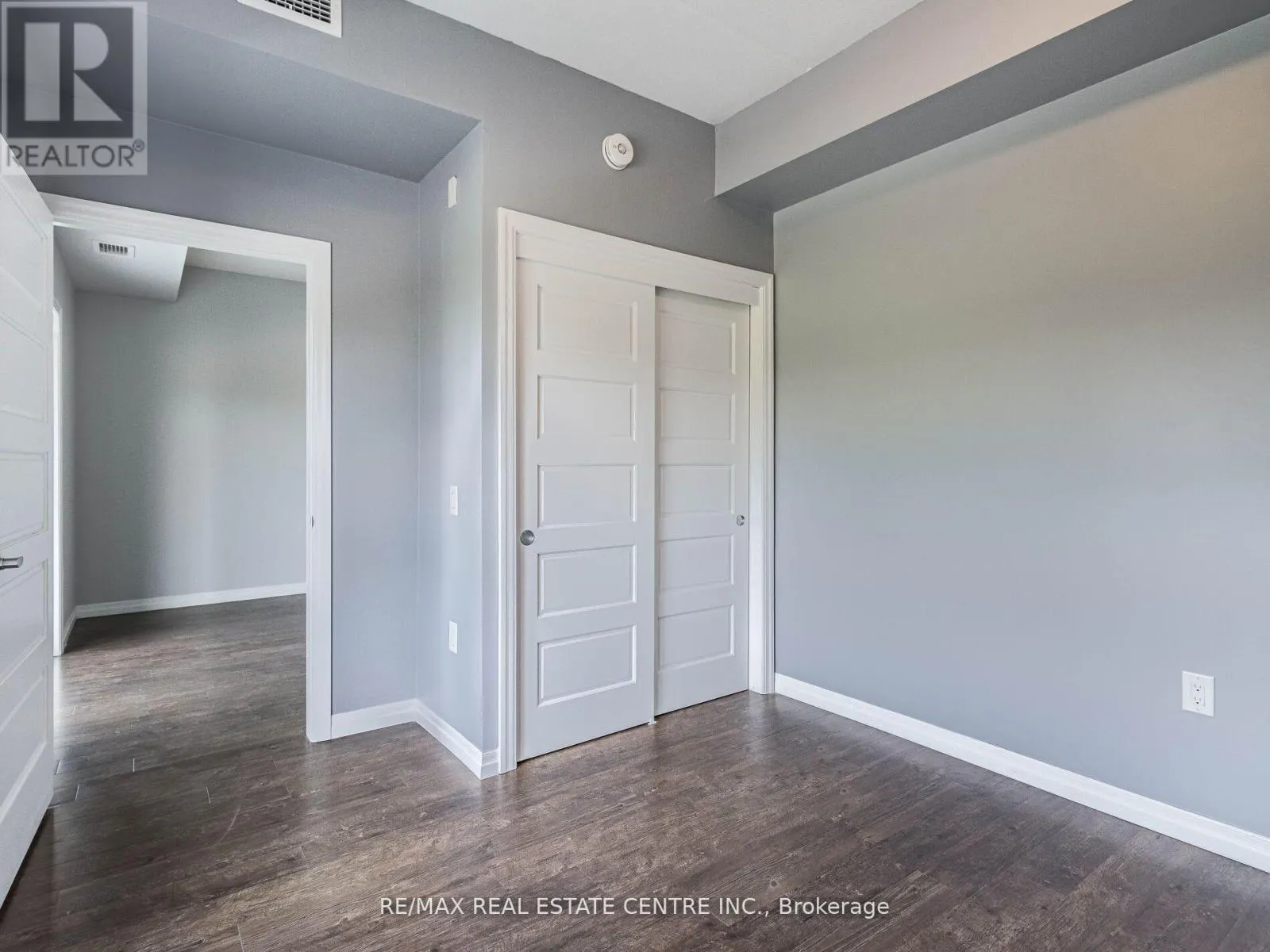 222 - 35 KINGSBURY SQUARE N
