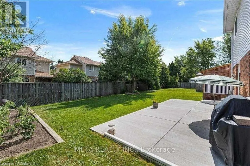 90 PENELOPE DRIVE W