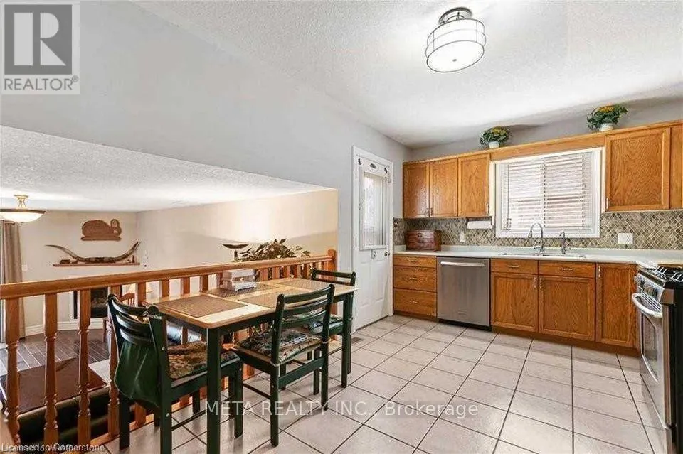 90 PENELOPE DRIVE W