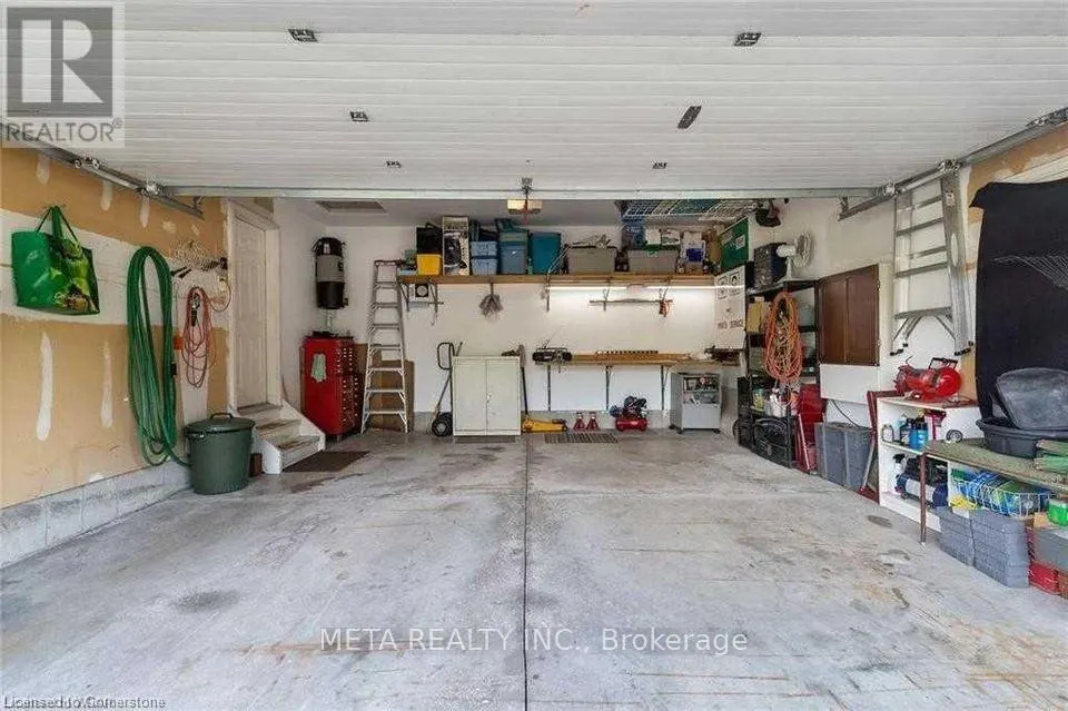 90 PENELOPE DRIVE W
