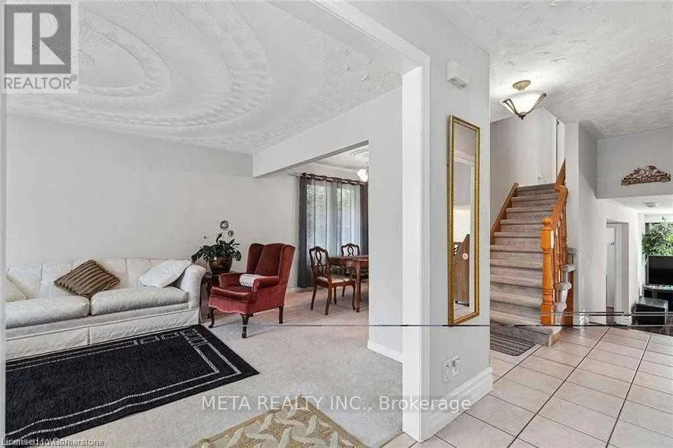 90 PENELOPE DRIVE W