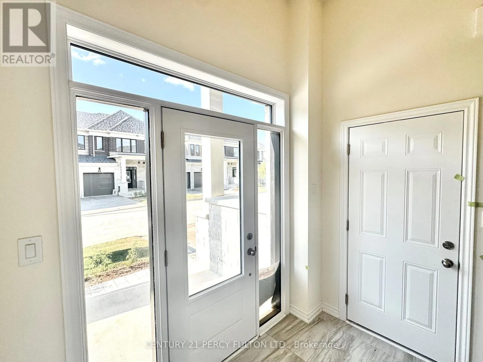 48 HICKING LANE